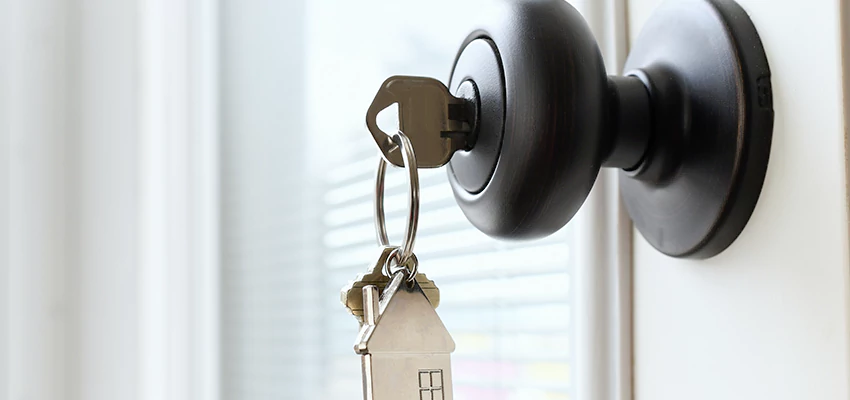 Bifold Door Knob Replacement in Orosi, California