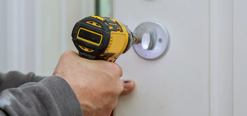 Street Locksmith For Smart Lock Repair in Orosi, CA